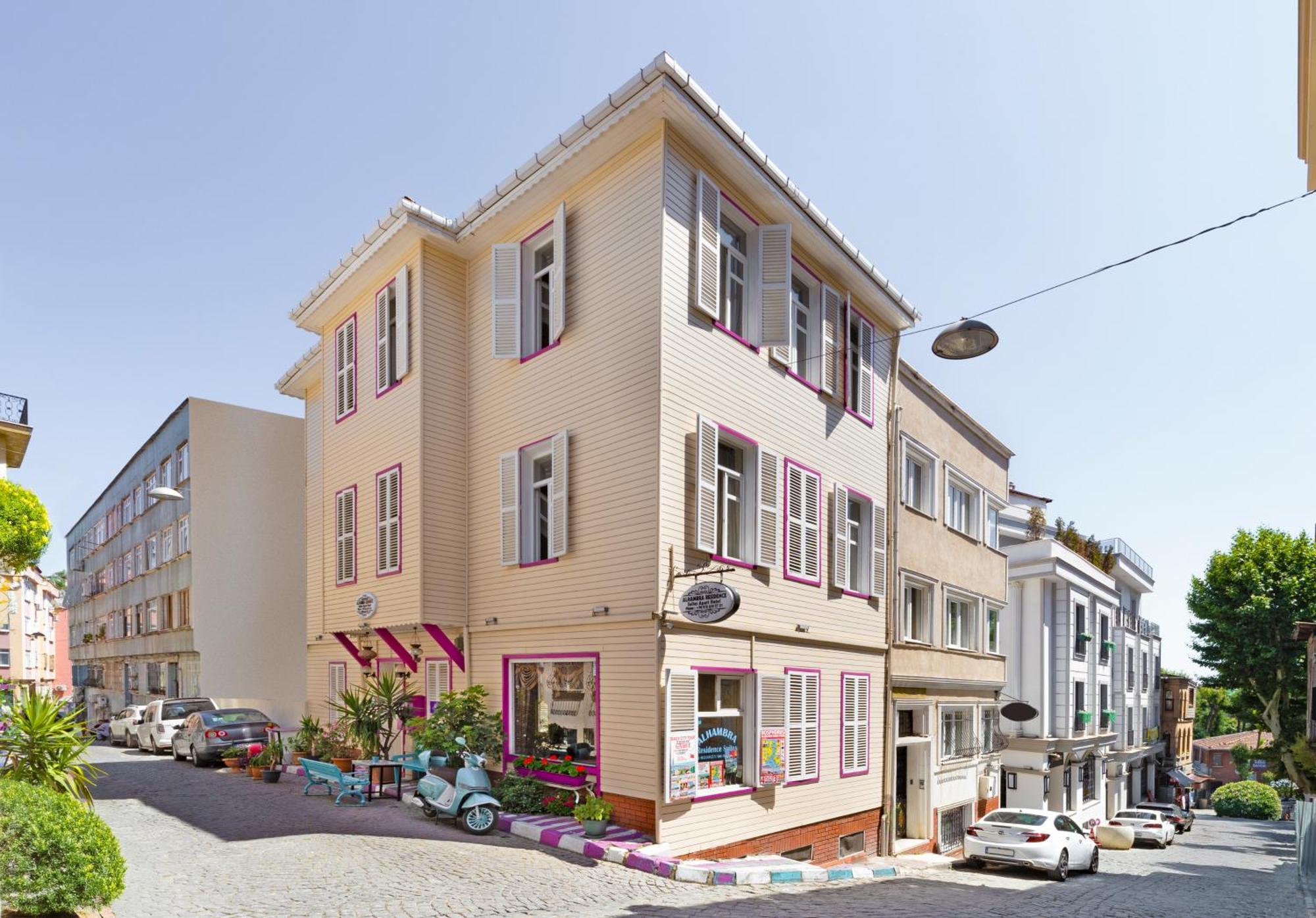 Alhambra Aparthotel