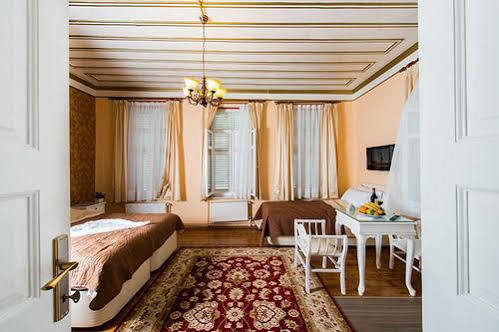 Alhambra Hotel apartamentowy 3*